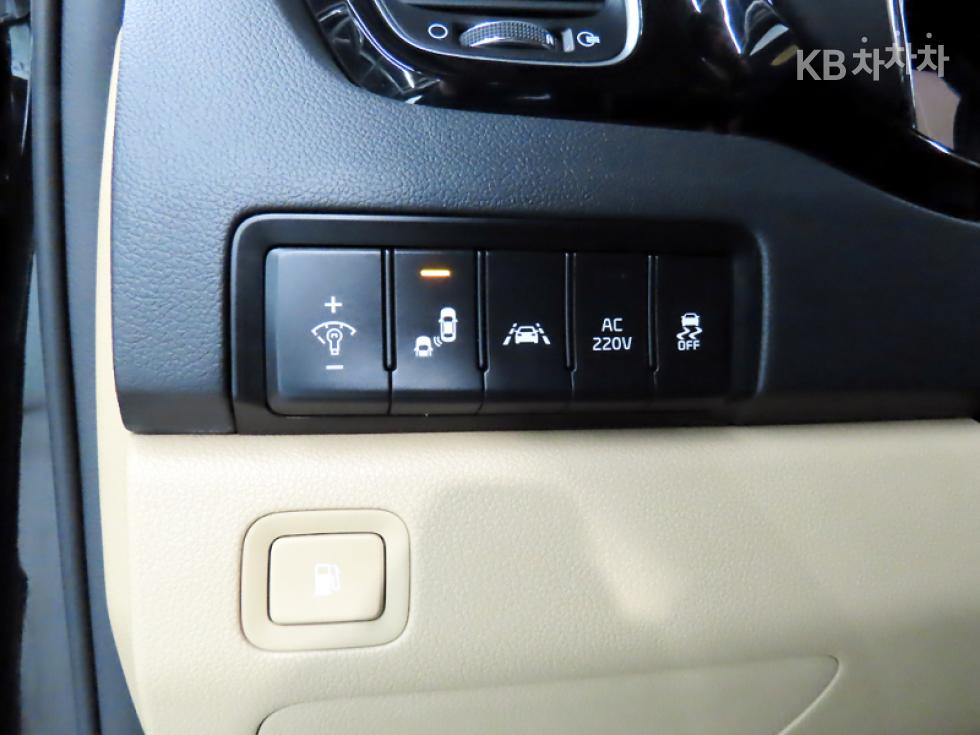 Kia Carnival — miniaturë 14