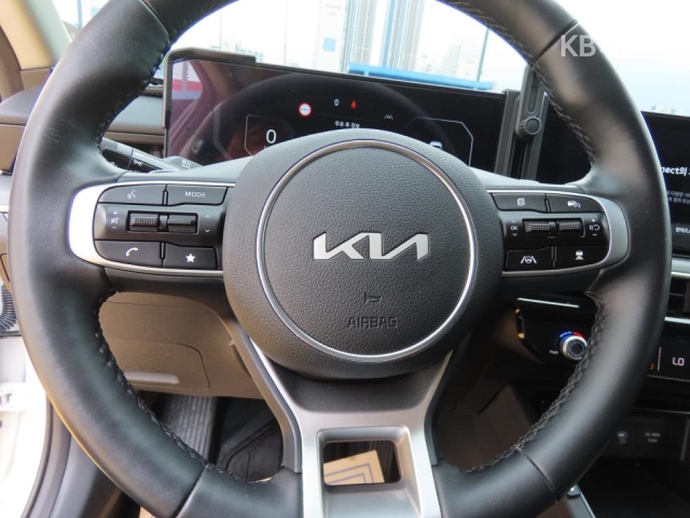 Kia K5 — miniaturë 10