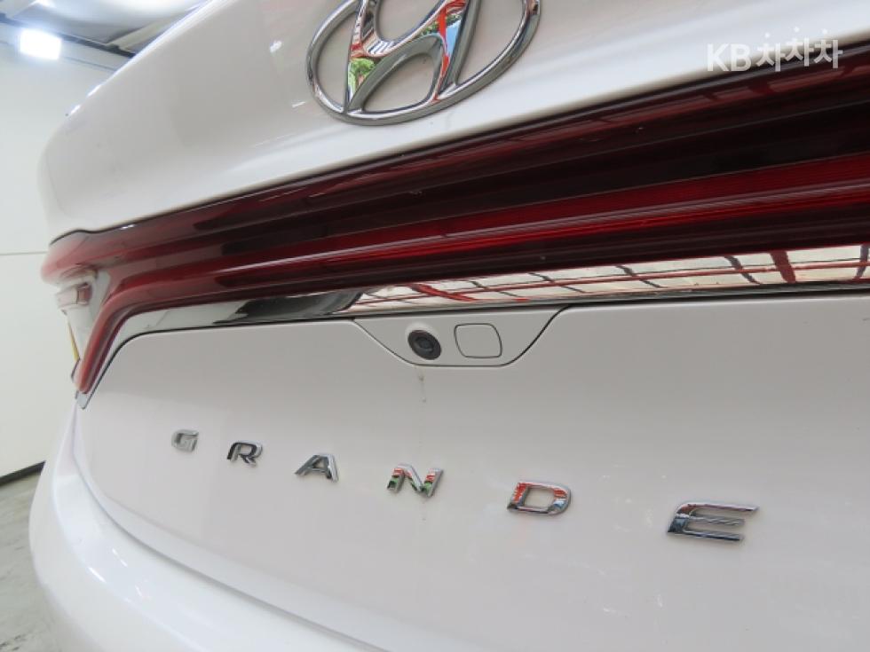 Hyundai Grandeur — miniaturë 16