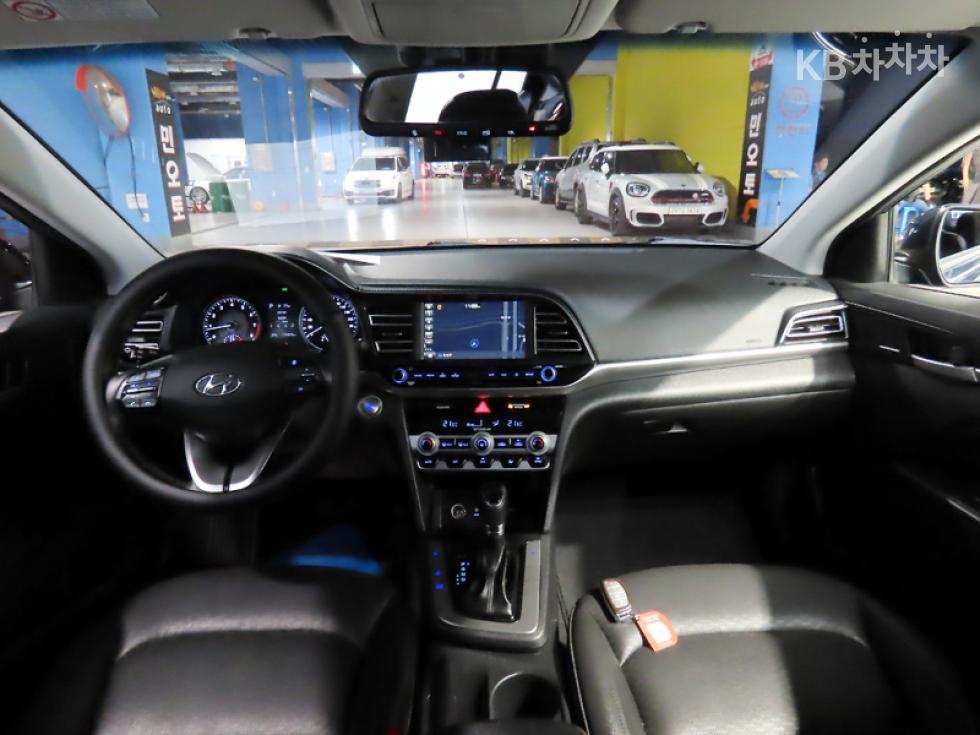 Hyundai Avante — miniaturë 5