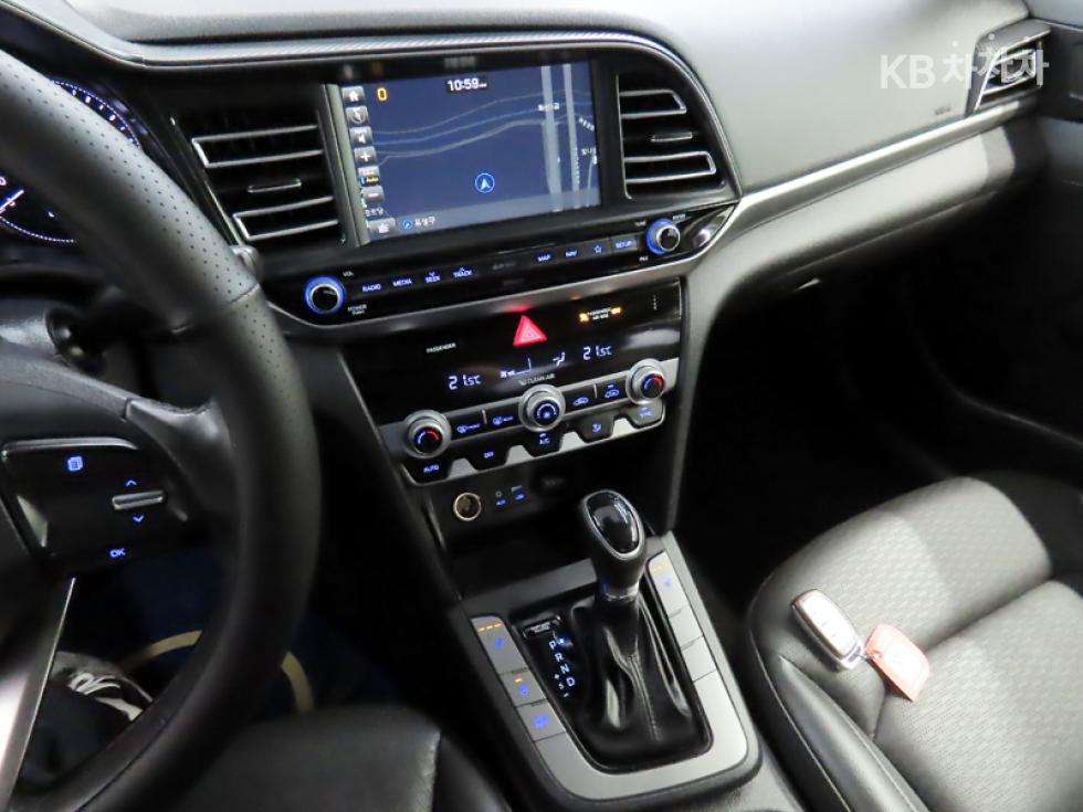 Hyundai Avante — miniaturë 11