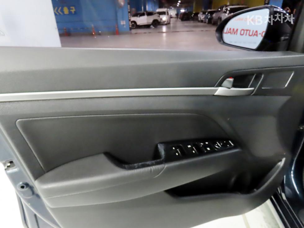 Hyundai Avante — miniaturë 14
