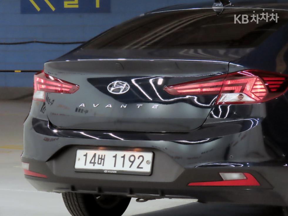 Hyundai Avante — miniaturë 17