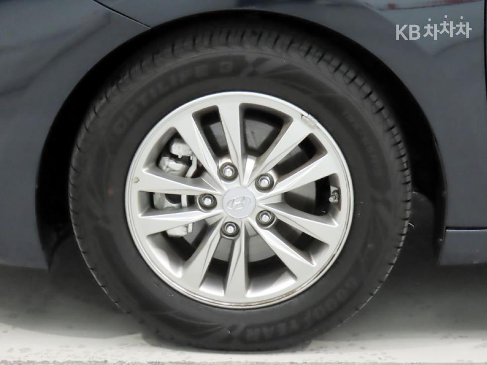 Hyundai Avante — miniaturë 20