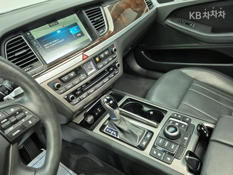 Hyundai Genesis — miniaturë 10