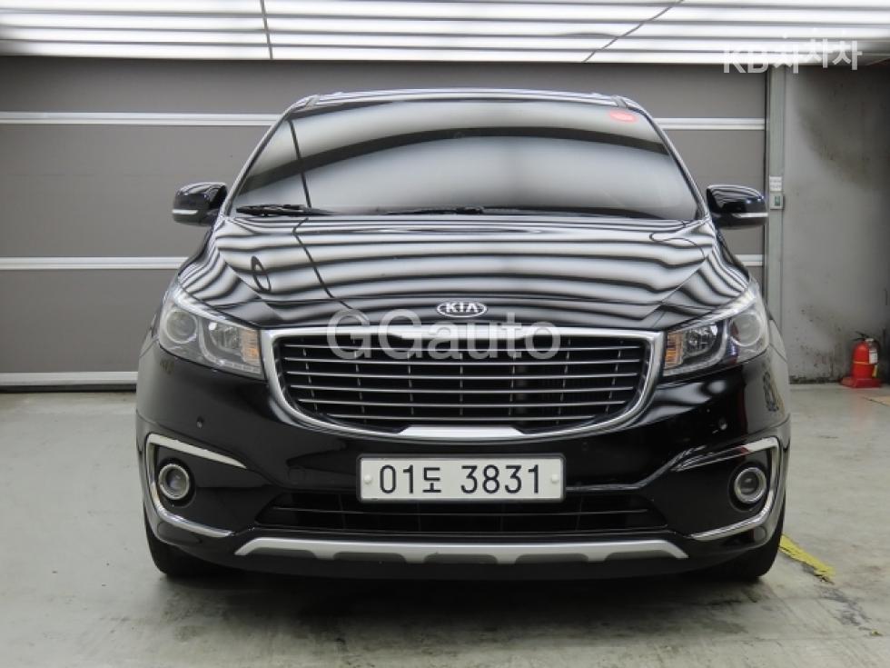 Kia Carnival — miniaturë 2