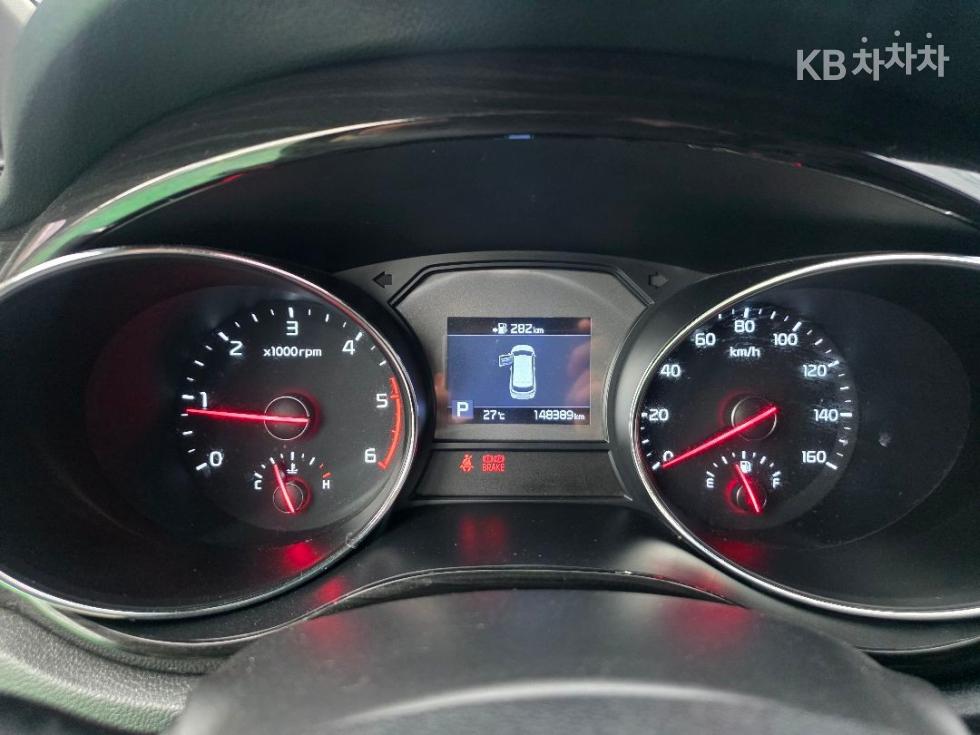 Kia Carnival — miniaturë 8