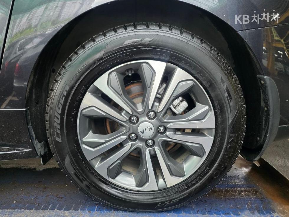 Kia Carnival — miniaturë 13