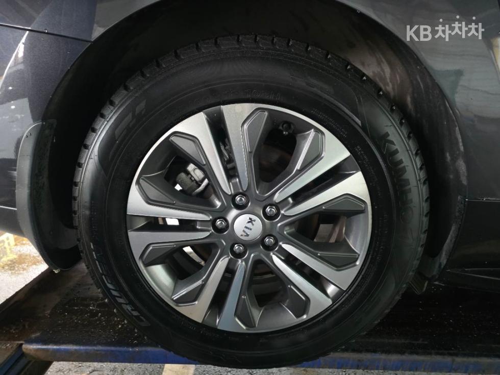 Kia Carnival — miniaturë 14