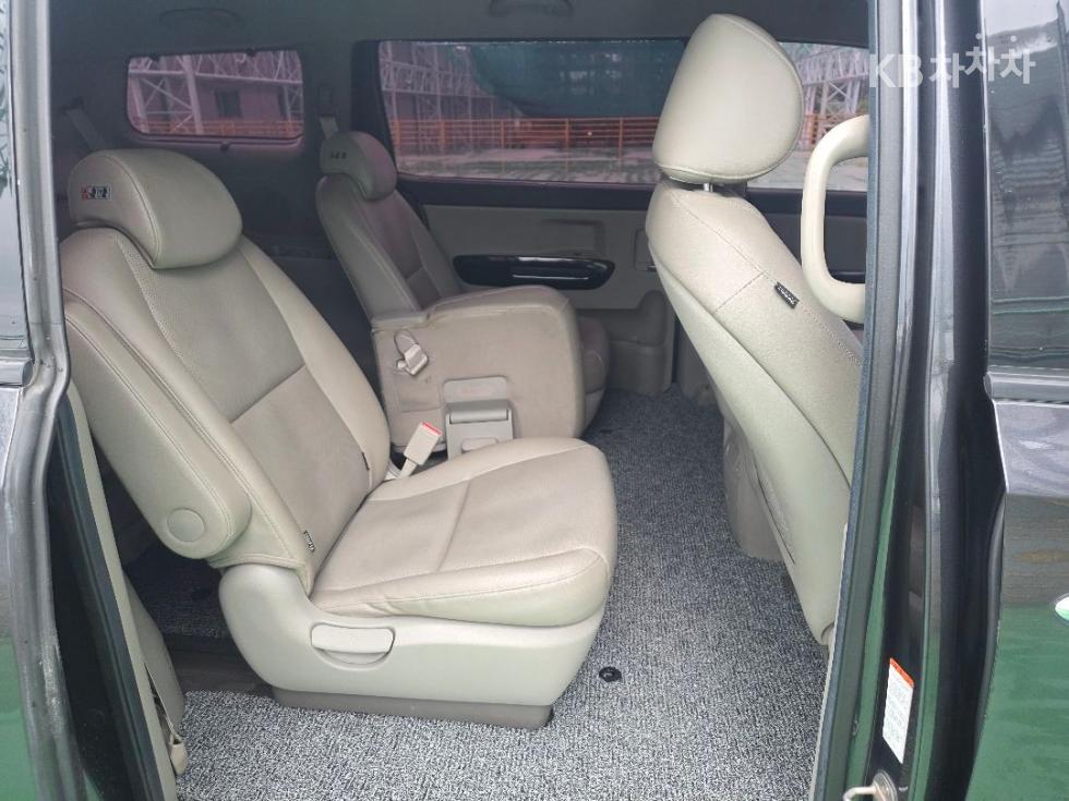 Kia Carnival — miniaturë 16