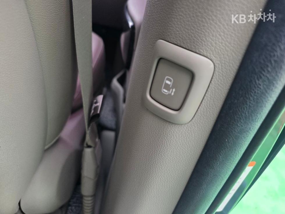 Kia Carnival — miniaturë 19