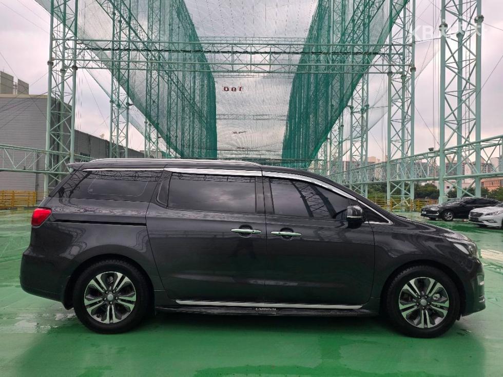 Kia Carnival — miniaturë 25