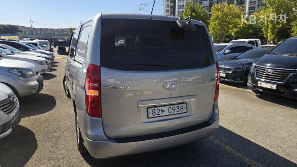 Hyundai Starex — miniaturë 3