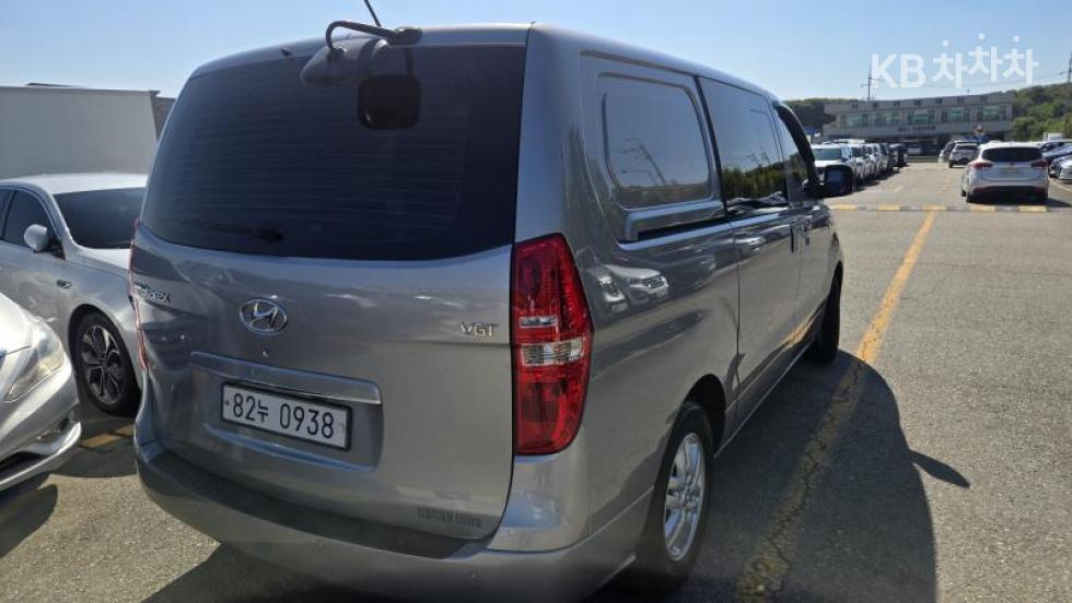Hyundai Starex — miniaturë 4