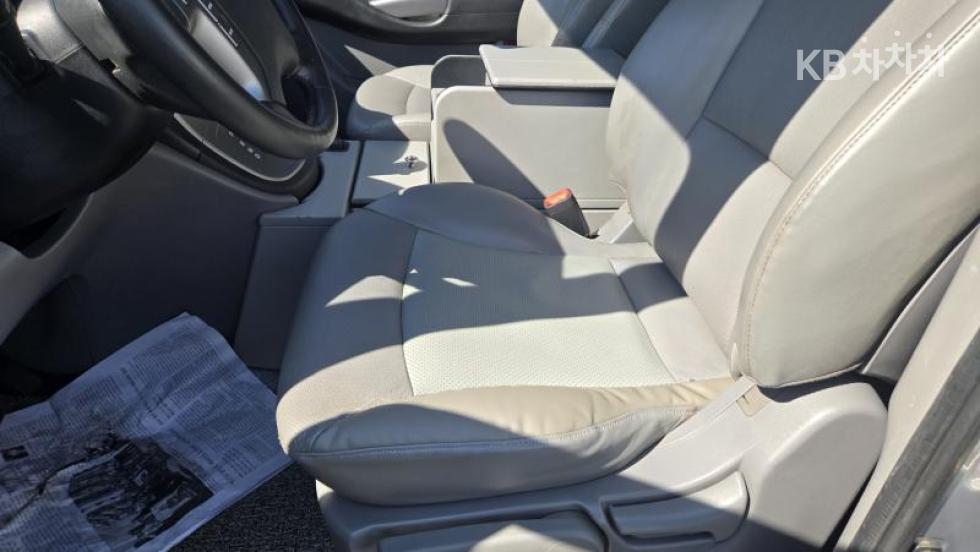 Hyundai Starex — miniaturë 12