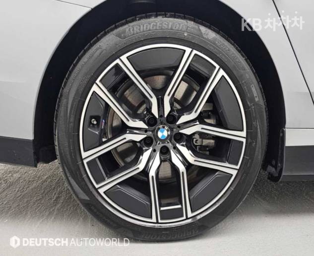 BMW i7 — miniaturë 19