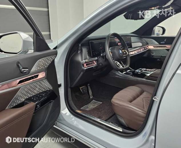 BMW i7 — miniaturë 8