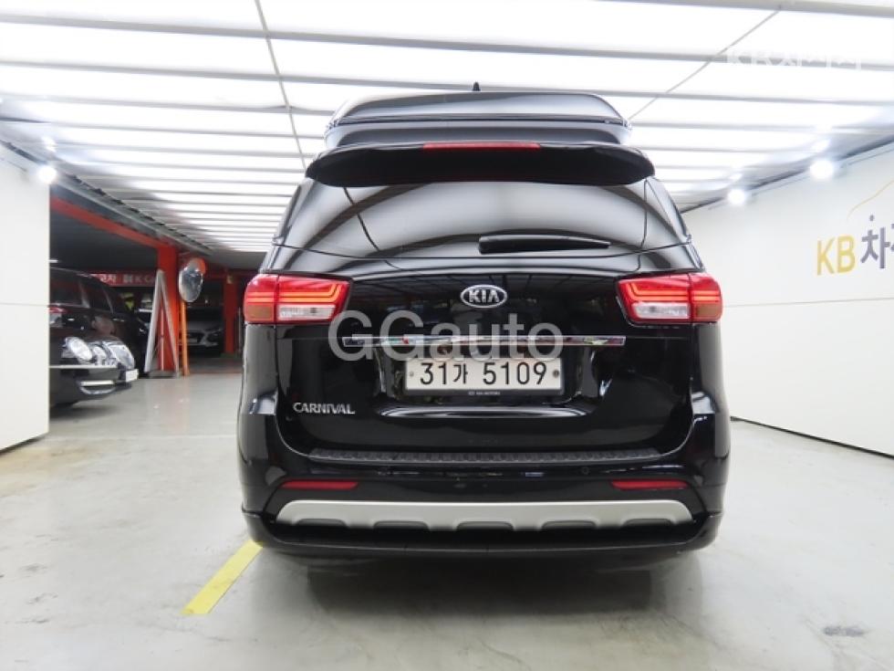 Kia Carnival — miniaturë 3
