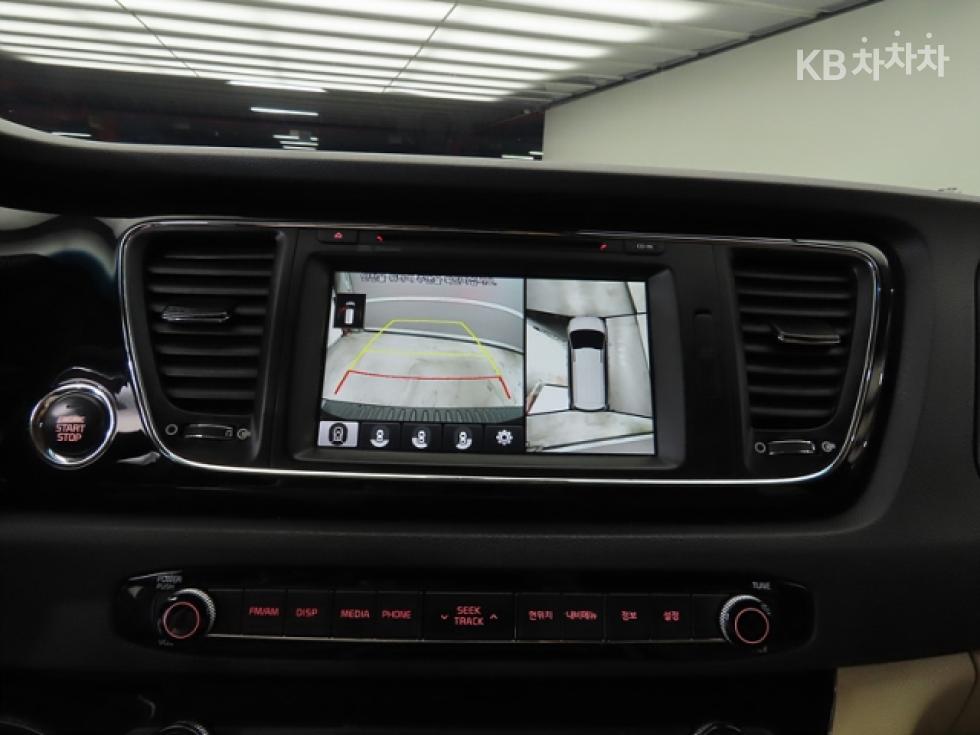 Kia Carnival — miniaturë 16
