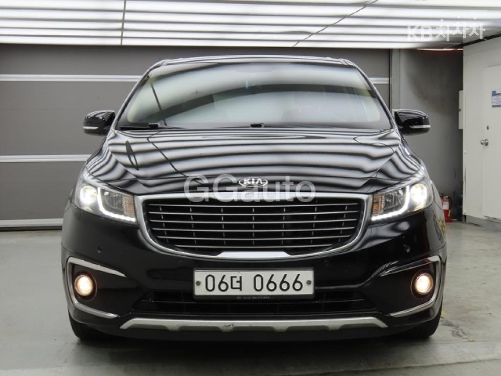 Kia Carnival — miniaturë 2