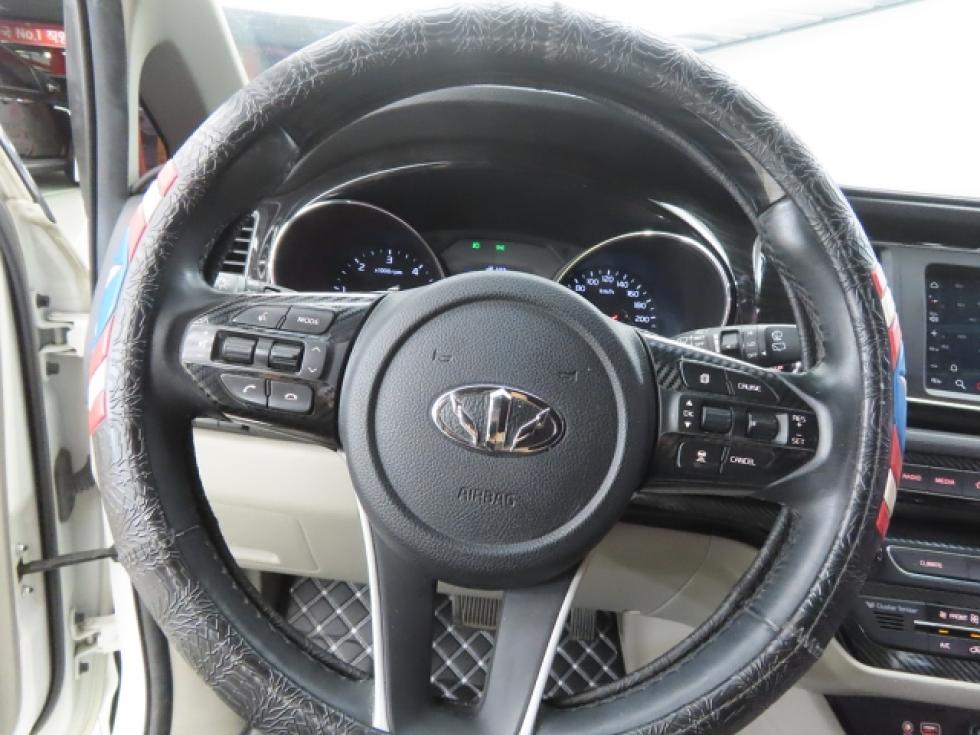 Kia Carnival — miniaturë 8