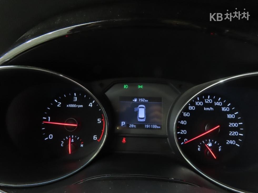 Kia Carnival — miniaturë 9