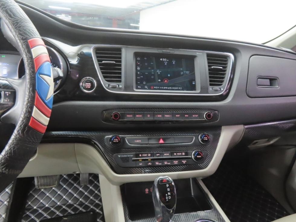 Kia Carnival — miniaturë 10