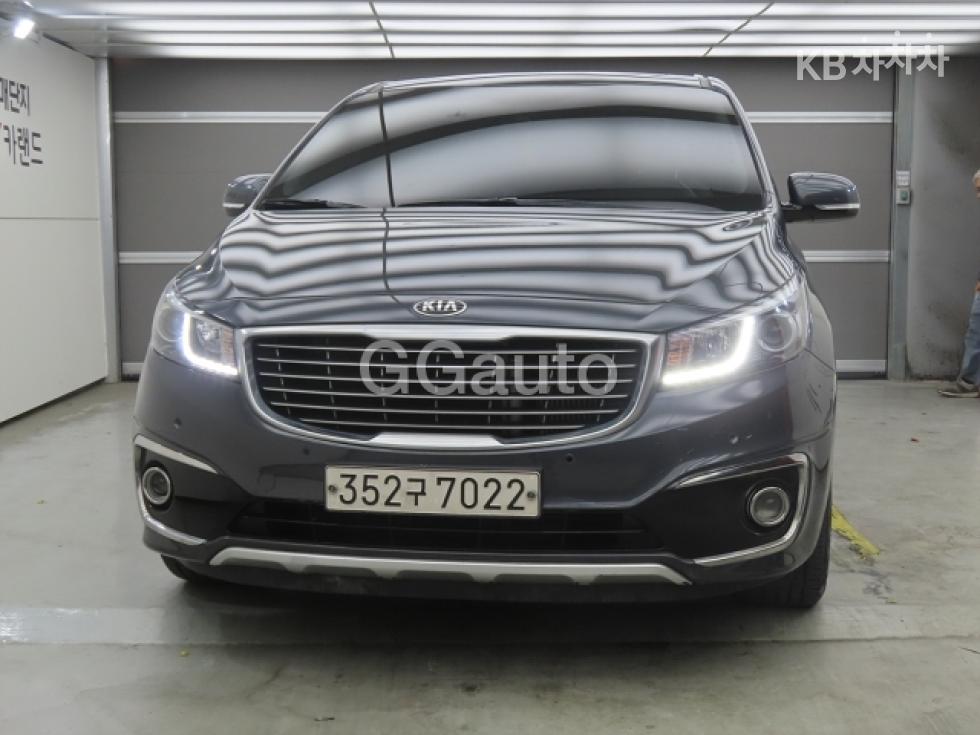 Kia Carnival — miniaturë 2