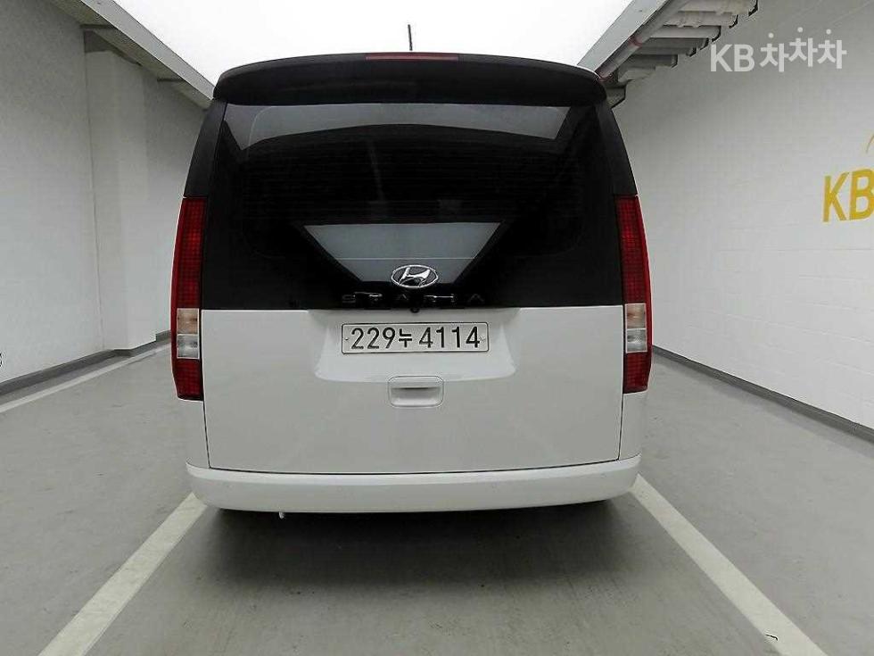 Hyundai Staria — miniaturë 3