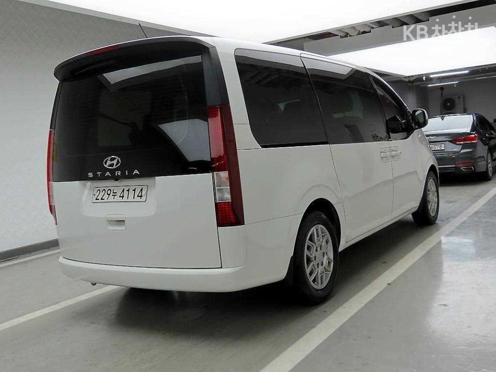 Hyundai Staria — miniaturë 4