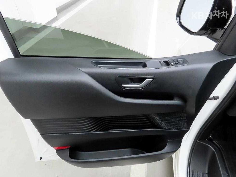 Hyundai Staria — miniaturë 10