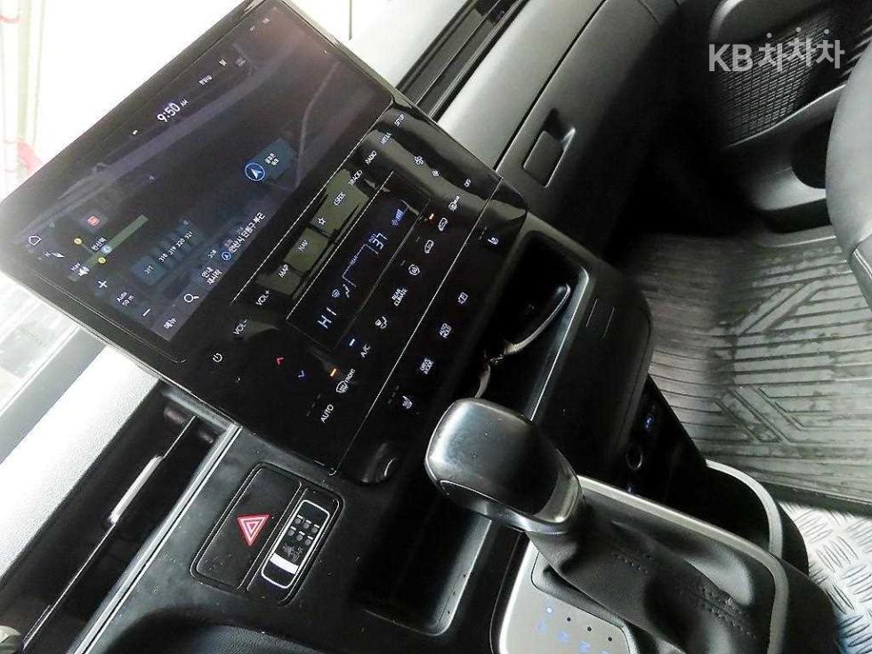 Hyundai Staria — miniaturë 16
