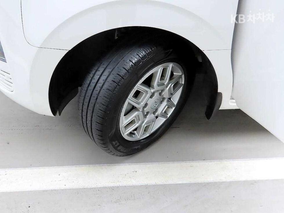 Hyundai Staria — miniaturë 19