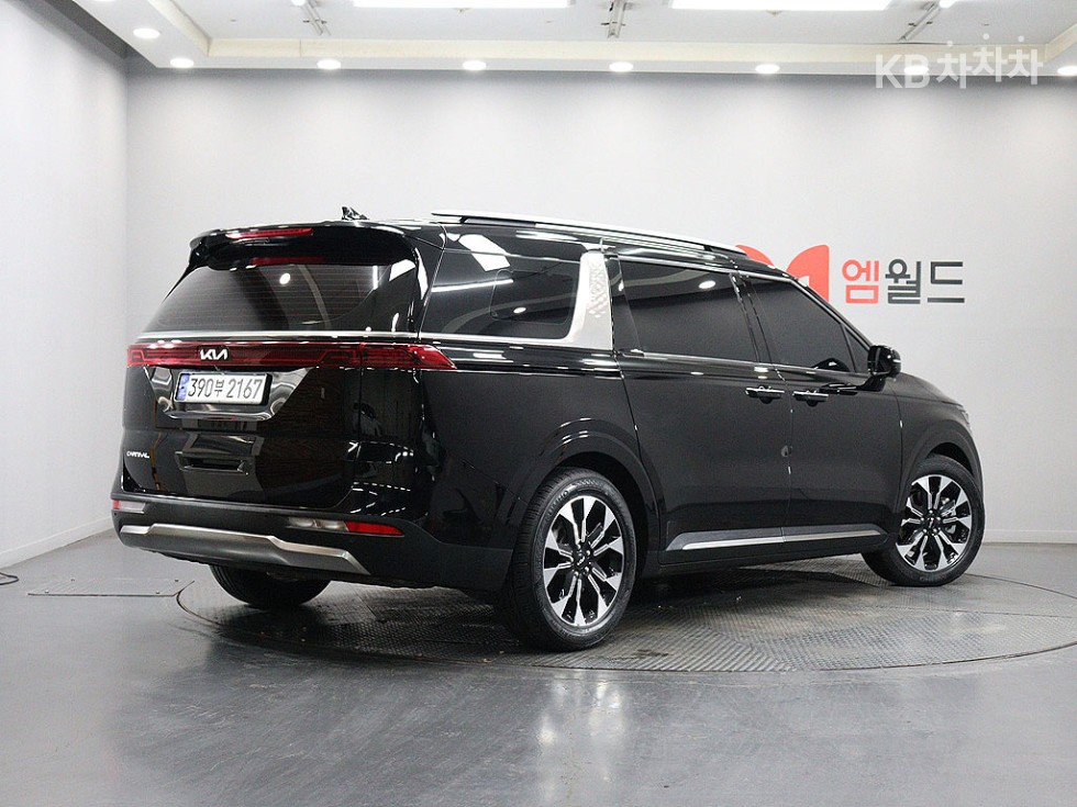 Kia Carnival SIGNATURE — фото 3