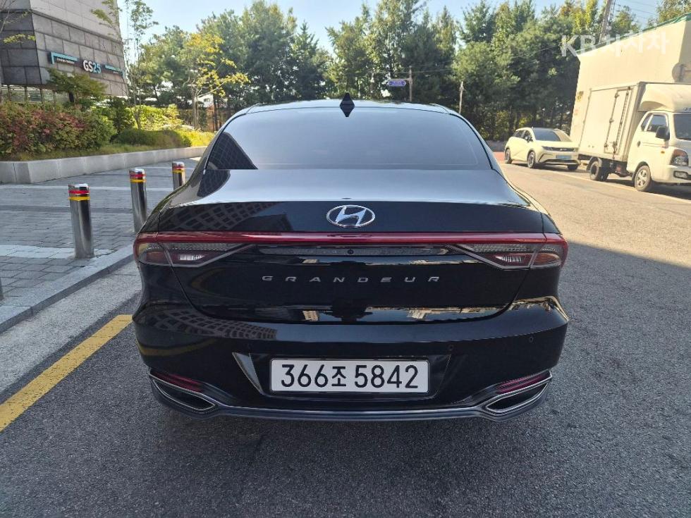 Hyundai Grandeur Premium Choice — фото 3
