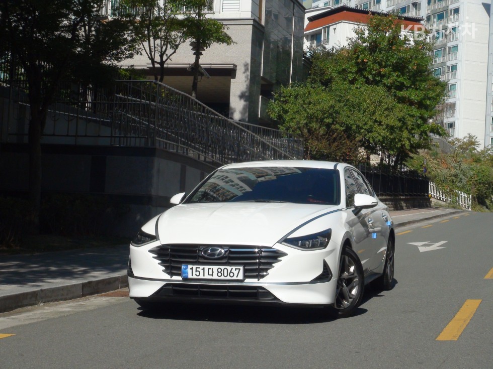 Hyundai Sonata Premium — фото 1