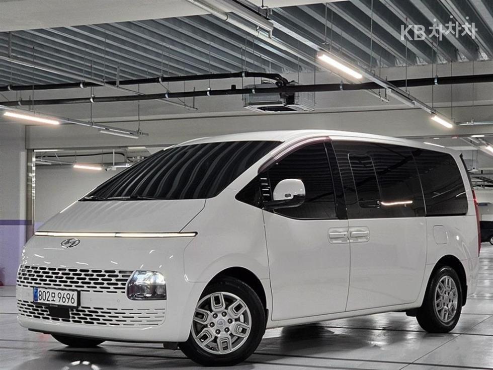 Hyundai Staria — фото 1