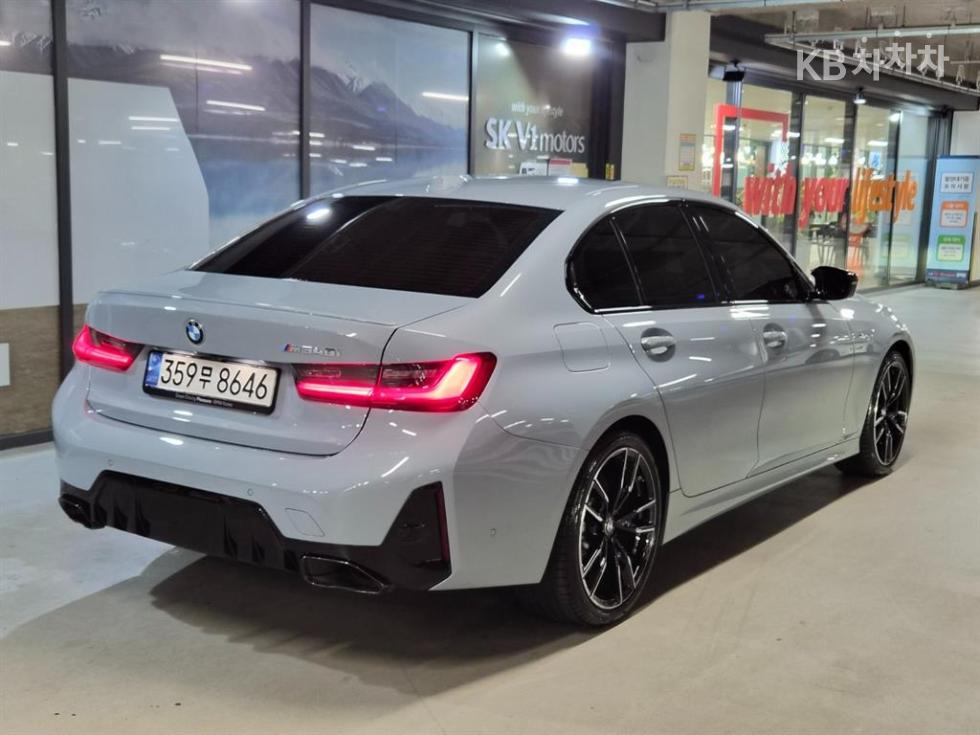 BMW 3 Series BASE MODEL — фото 4