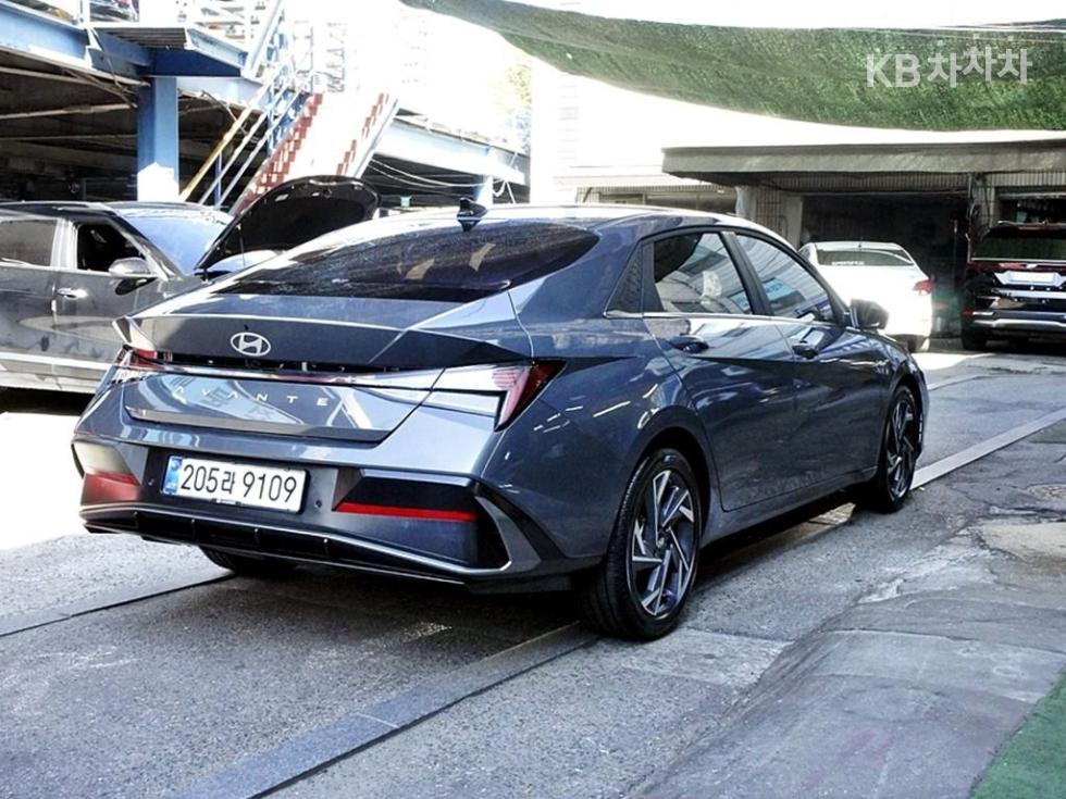 Hyundai Avante INSPIRATION — фото 4