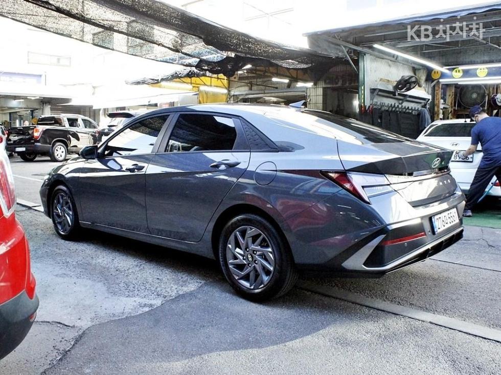 Hyundai Avante — фото 4
