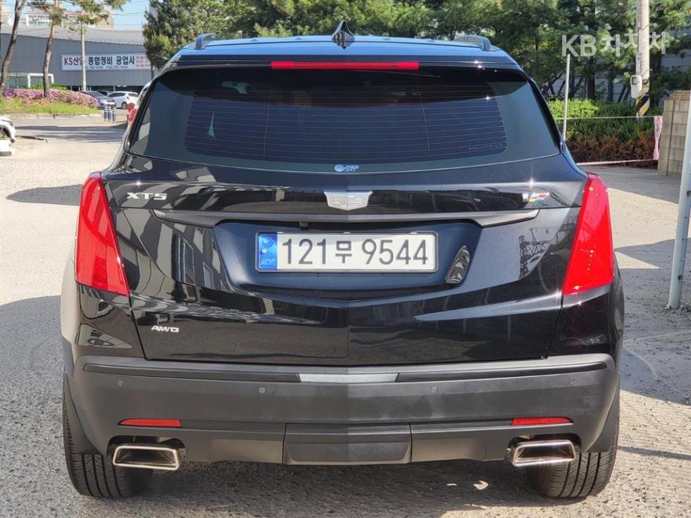Cadillac XT5 Premium — фото 4
