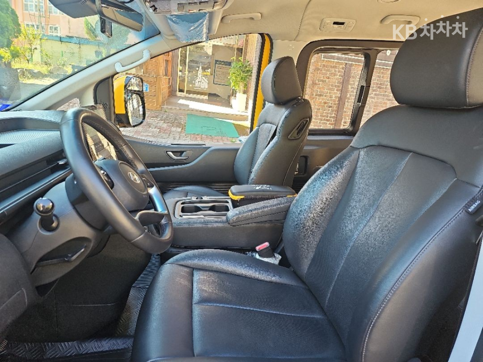 Hyundai Staria — miniaturë 7