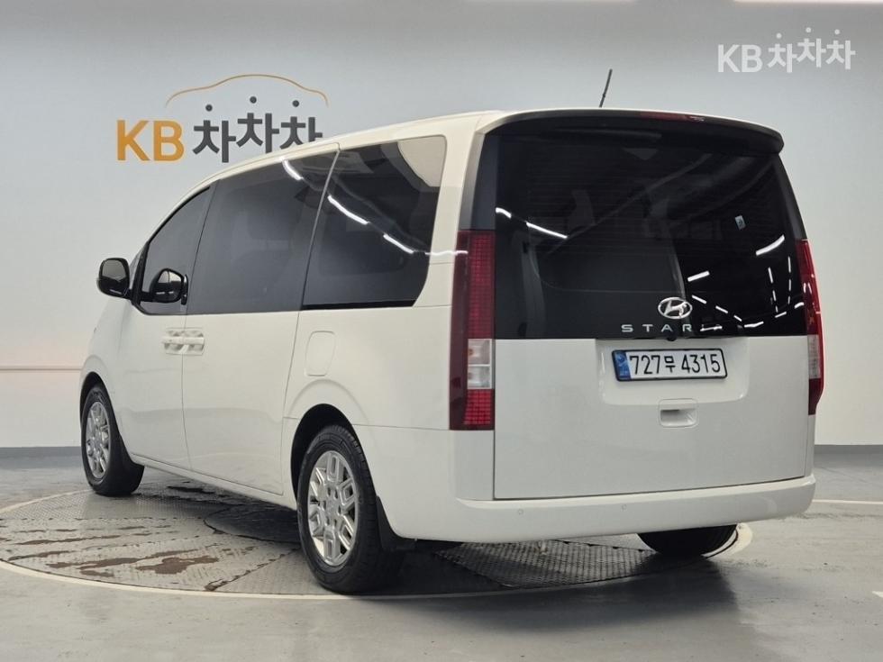 Hyundai Staria — фото 2