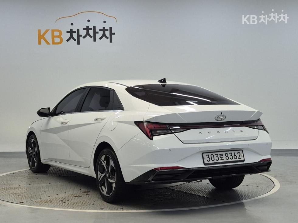 Hyundai Avante INSPIRATION — фото 2