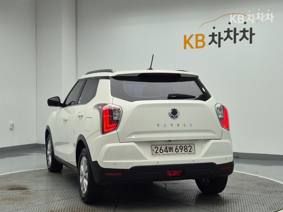 KG Mobility Tivoli BASE MODEL — фото 2