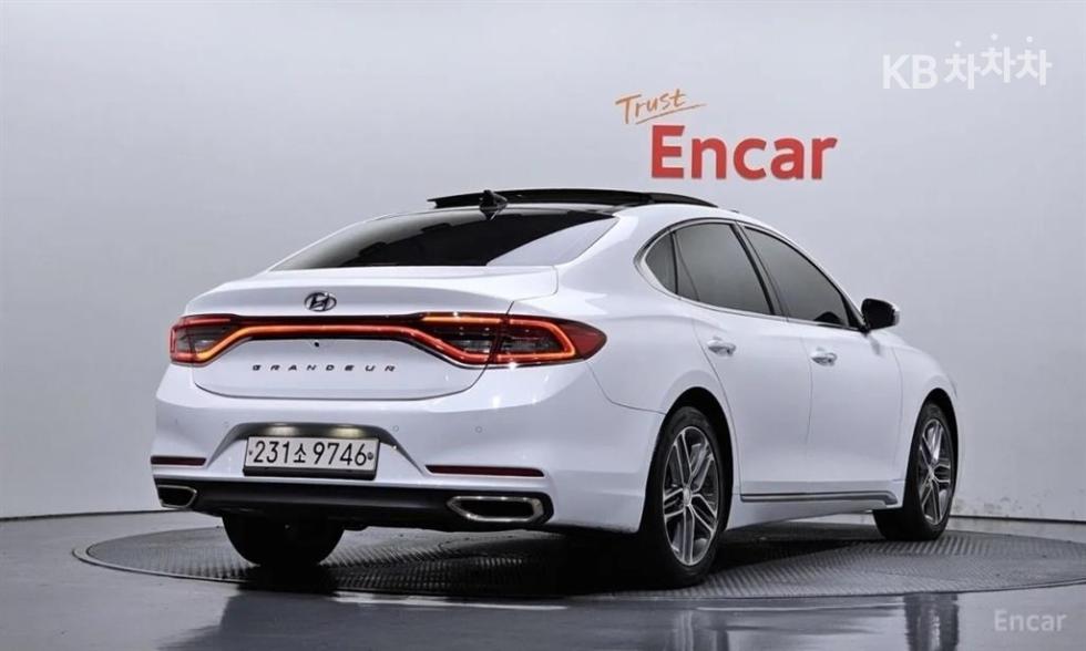 Hyundai Grandeur BASE MODEL — фото 3