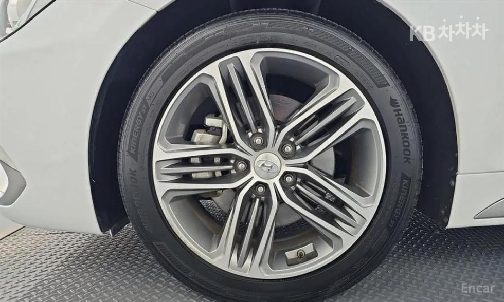 Hyundai Grandeur BASE MODEL — фото 4