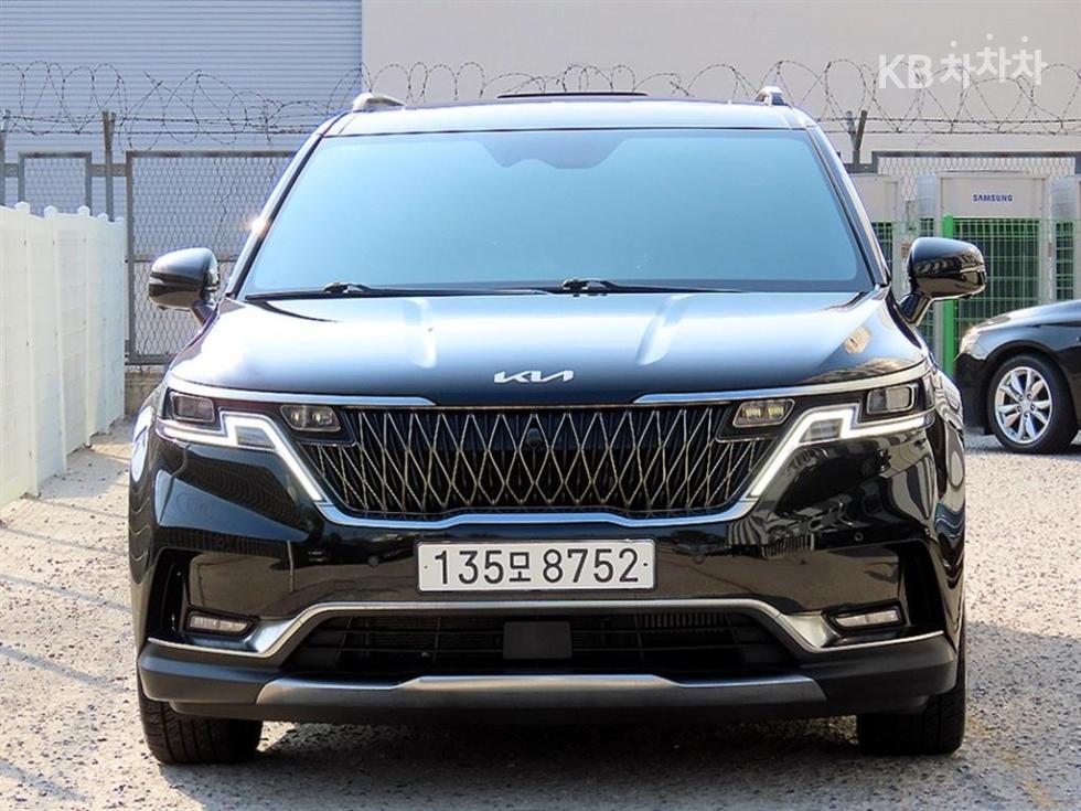 Kia Carnival SIGNATURE — фото 1