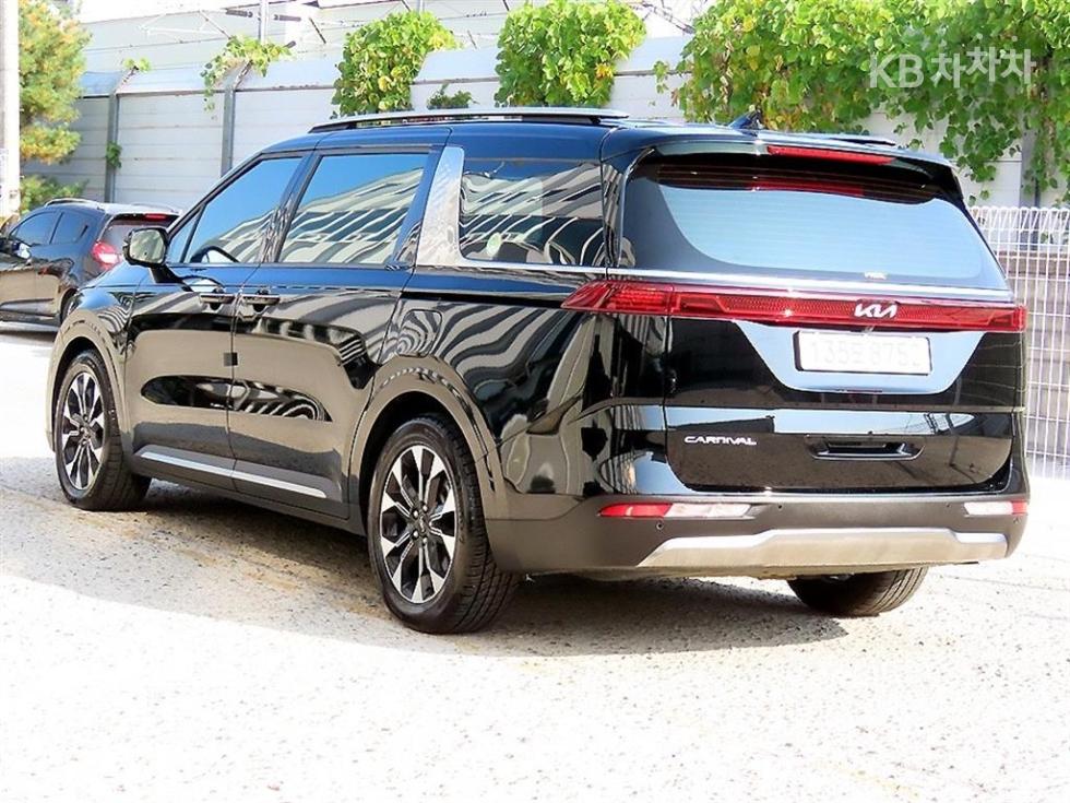 Kia Carnival SIGNATURE — фото 3