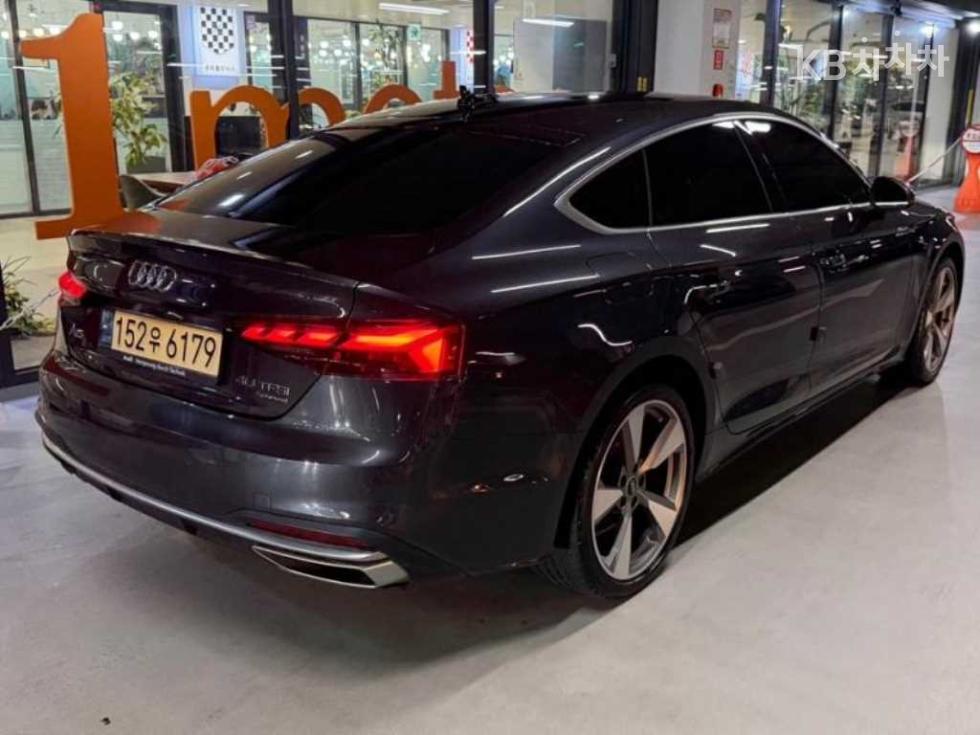 Audi A5 BASE MODEL — фото 4